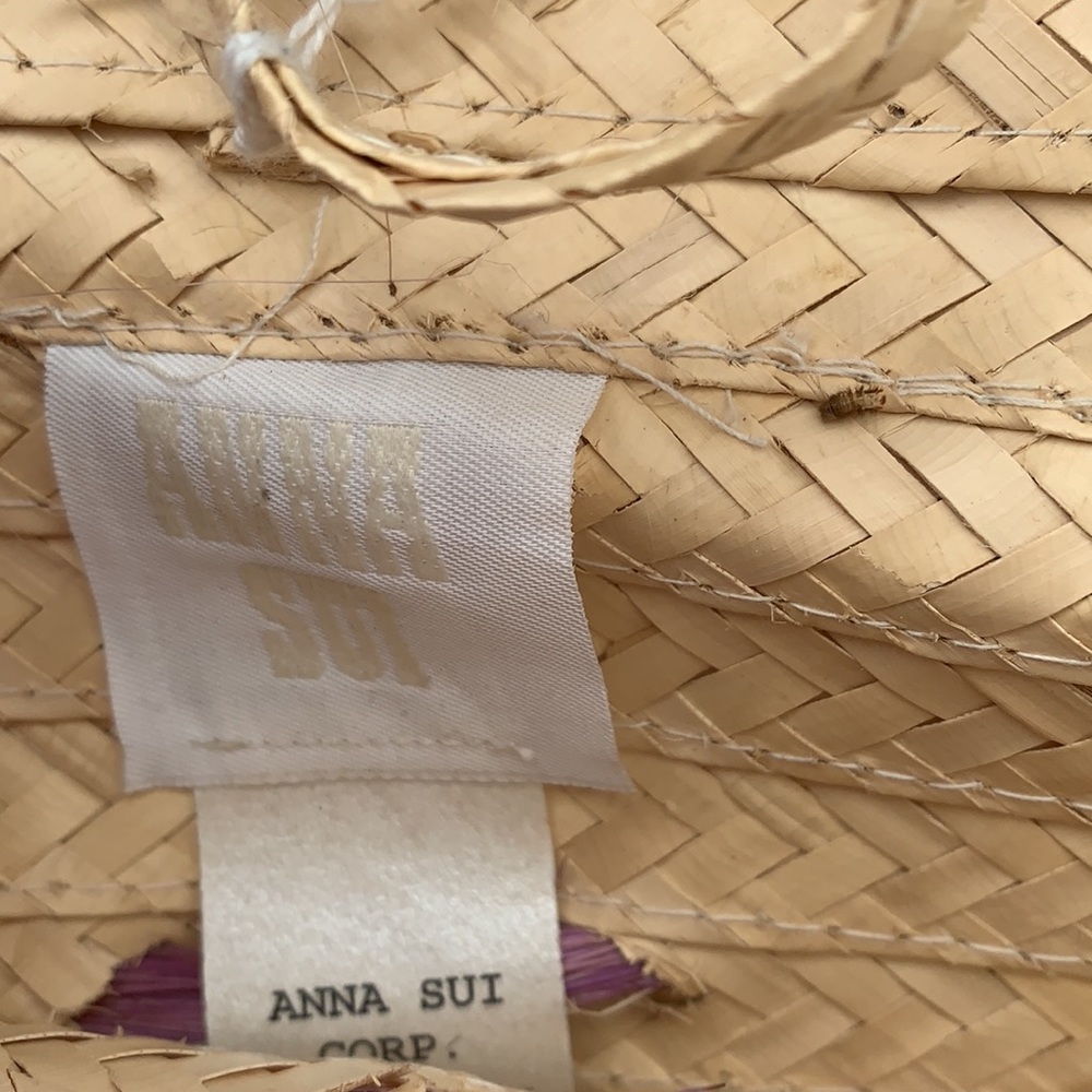 Handbag - Picture 2 of 3